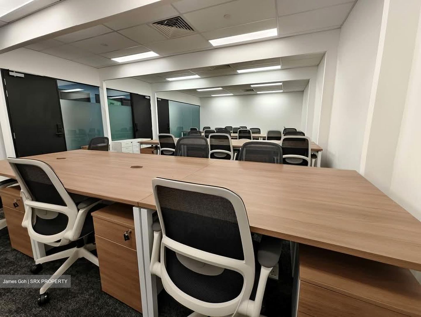Robinson 77 (D1), Office #607307601
